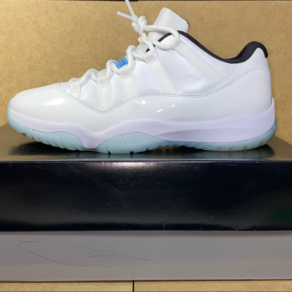 Jordan 11 retro “Legend blue” sz: 10.5